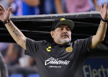 La pareja de Diego Maradona le encontró mensajes con su exnovia