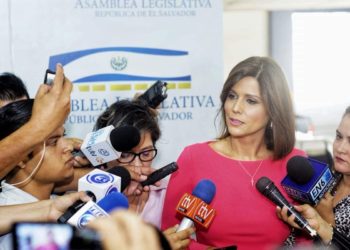 Milena Mayorga: «La falta de liderazgo en ARENA es lo que induce al manual de insultos»