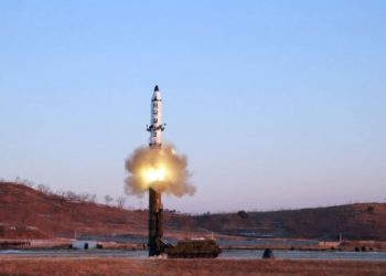 Corea del Norte dispara dos misiles de corto alcance