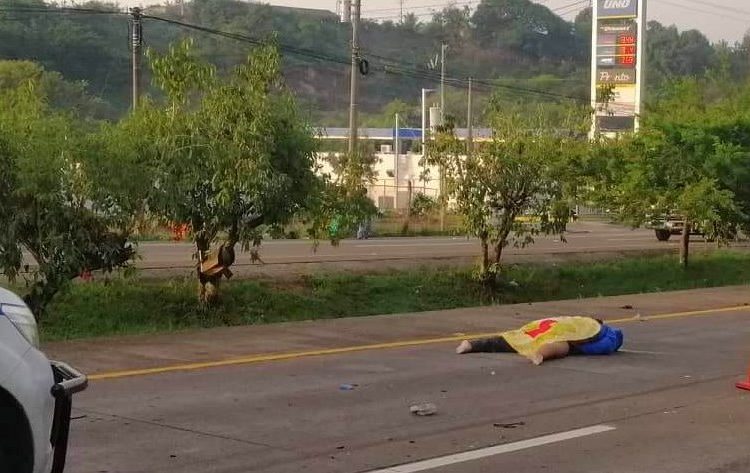 Motociclista muere al ser impactado por un vehículo en carretera de Oro