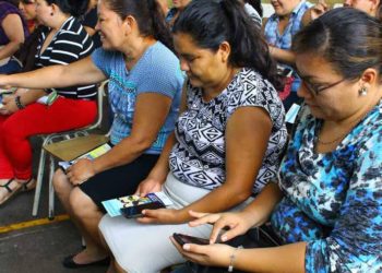 Tigo apuesta por empoderar a mujeres con tecnología