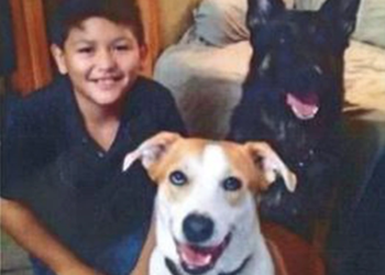 Detienen a padres que dejaron morir de hambre a su hijo de 12 años en Estados Unidos