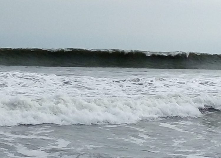 Confirman el ingreso de oleaje más rápido y alto para este domingo