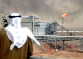 Drones atacan dos pozos petroleros en Arabia Saudita e interrumpieron las operaciones
