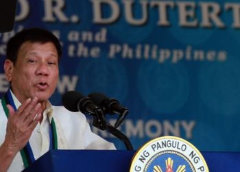 El presidente de Filipinas dijo que las “mujeres hermosas le ayudaron a curarse de ser homosexual”