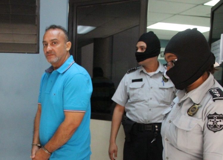 Exdiputado del PCN, acusado de lavado de dinero, logra una reducción de 565 días de su condena