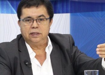 Lorenzana: “‘No hay que morder la mano que da de comer’, refleja el pensamiento feudalista donde se le rendía pleitesía al patrón”