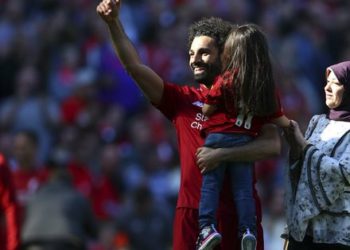 La ovación del Liverpool a la hija de Salah tras marcar un gol