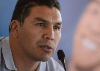 Salvador Cabañas regresa un equipo de fútbol, trece años después de recibir un balazo en la cabeza