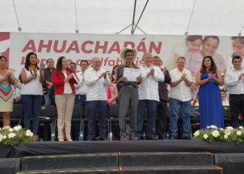 Sánchez Cerén declara a Ahuachapán libre de analfabetismo