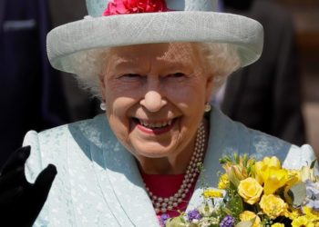 ¿Experto en redes sociales? La reina Isabel II desea contratar uno con un salario de $38,000