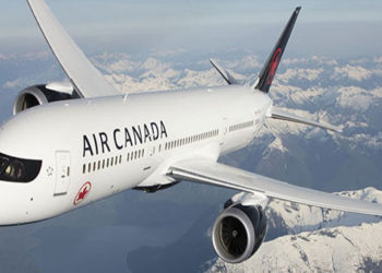 Se duerme durante el vuelo y despierta horas después, a oscuras y con el avión cerrado