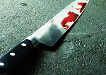 Mujer se autolesiona con un cuchillo y culpa a Donald Trump