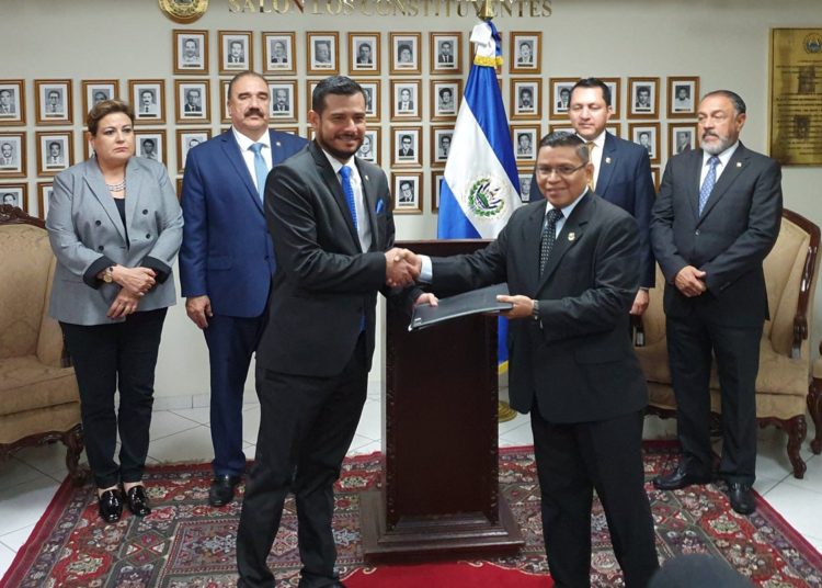 Ministro de Hacienda pide refuerzo presupuestario para planes de seguridad