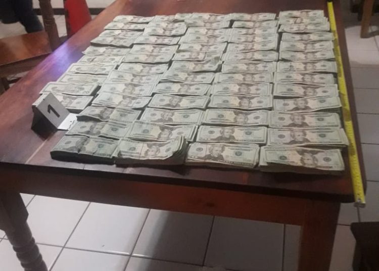 Decomisan más de $117 mil a lancheros guatemaltecos