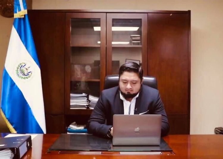 Diputados decidirán hoy renuncia de Osiris Luna