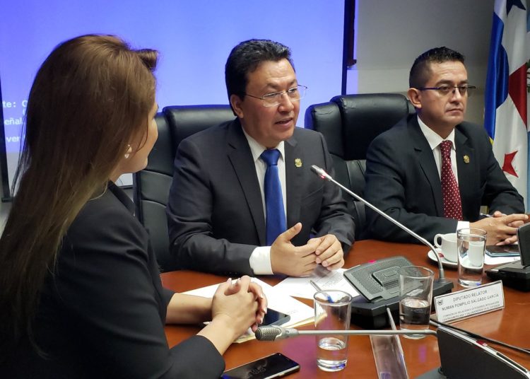 Diputado Numan Salgado asume presidencia de la Comisión de Relaciones Exteriores