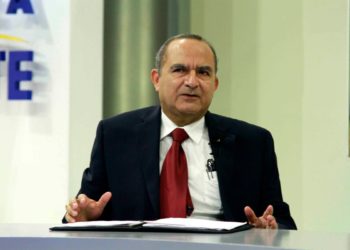 Director del ISSS estudia extender horarios de atención al público hasta las 9 de la noche