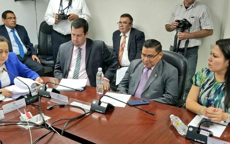Guadalupe Vásquez releva a Yancy Urbina en presidencia de Comisión de Hacienda