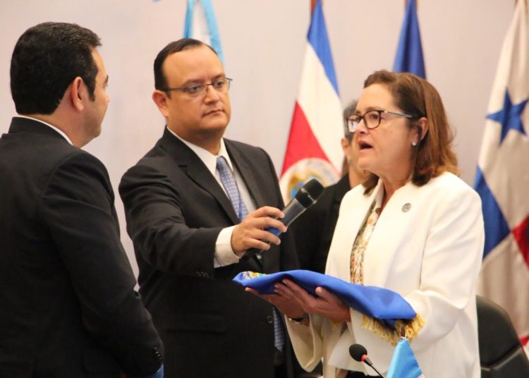 Presidente Bukele pide permiso para asistir a Cumbre del SICA y no se presenta a última hora