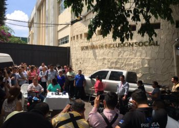Empleados de Inclusión Social piden respeto de garantías laborales