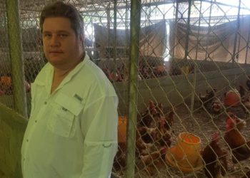 Pablo Anliker: “Me siento decepcionado de cómo están las condiciones de las gallinas en el MAG”