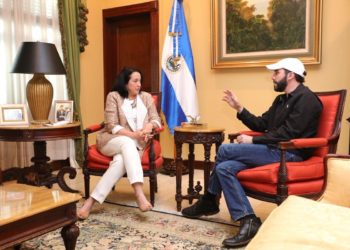 Presidente Bukele y embajadora de EE.UU. se reúnen para buscar la reactivación de la economía nacional