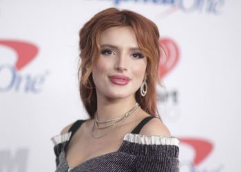Bella Thorne publica sus imágenes desnuda para acabar con un chantaje