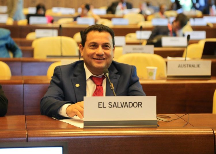 Ministro de Trabajo recibe respaldo de GRULAC a sus políticas laborales