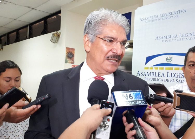 Norman Quijano sugiere investigar a responsables del SITRAMSS