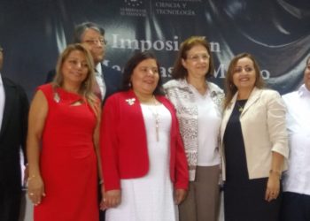 Maestras obtienen medalla al mérito magisterial 2019