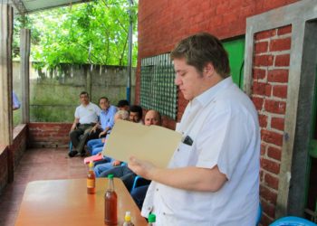 Ministro de Agricultura ofrece apoyo a apicultores