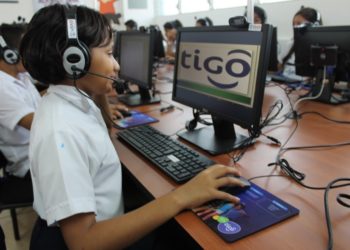 Tigo capacitará a niños y jóvenes de escuelas públicas en el uso responsable del Internet
