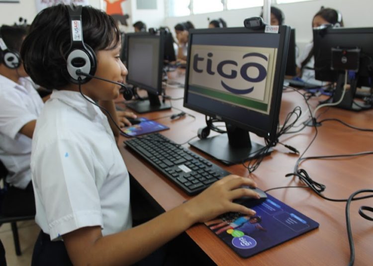 Tigo capacitará a niños y jóvenes de escuelas públicas en el uso responsable del Internet