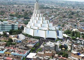 La iglesia “Luz del Mundo” forjó su imperio a costa de los más humildes