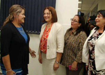 Ministra Karla Hananía asegura mejorará programas de educación que heredó por antigua administración