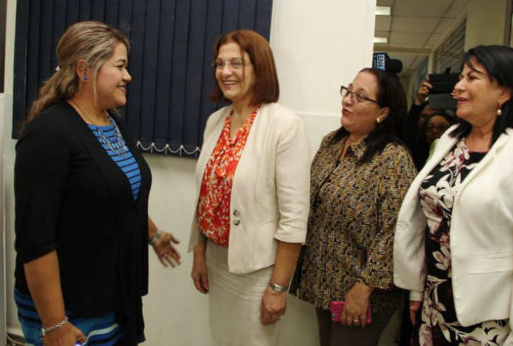 Ministra Karla Hananía asegura mejorará programas de educación que heredó por antigua administración