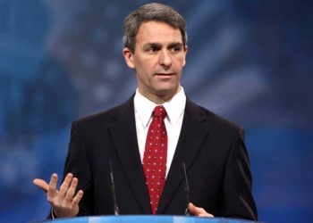 Director de inmigración de EE.UU. culpa al salvadoreño ahogado en río Grande por su muerte y la de su hija