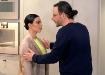 (VÍDEO) Kim Kardashian solicitó ayuda a un médium para curar su psoriasis