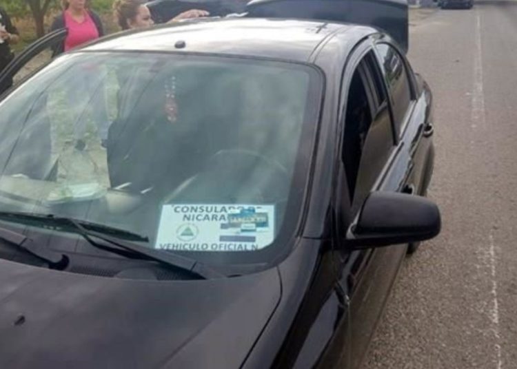 Detienen a excónsul de Nicaragua por traslado de migrantes cubanos en México