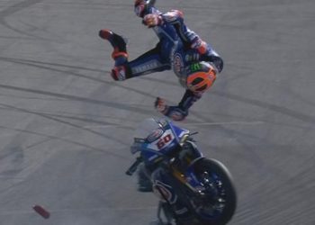 (VIDEO) Piloto de motos sufre accidente que le causó conmoción cerebral y fracturas