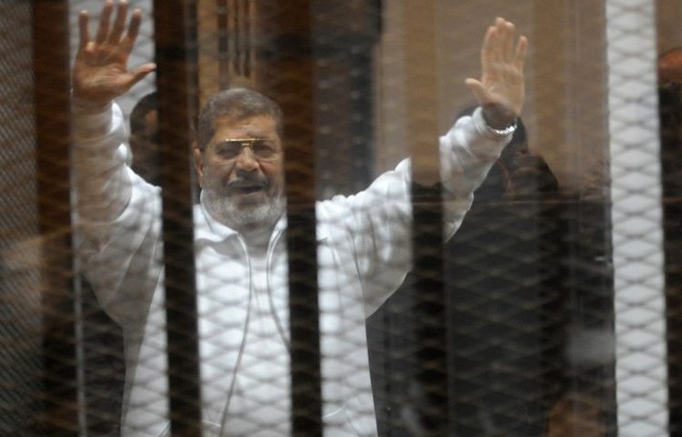 Muere el expresidente egipcio Mohamed Mursi tras desmayarse en pleno juicio