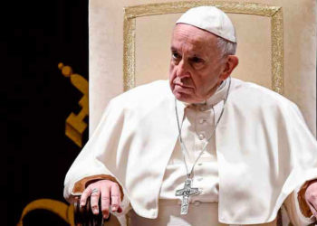 Exembajador del Vaticano reintera acusación al papa de mentir sobre casos de abusos sexuales