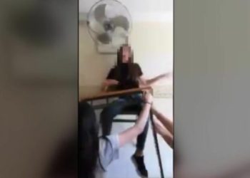 (VIDEO) ‘Desk Challenge’: el nuevo reto viral absurdo y peligroso que se expande en España