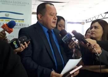 Piden que solvencias de antecedentes penales y policiales sean gratuitas para jóvenes