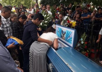 Sepultan a investigador de la PNC asesinado el miércoles cerca del redondel Torogoz en San Salvador