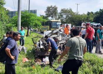 Madre e hija mueren en accidente de tránsito en el desvío de San Juan Opico
