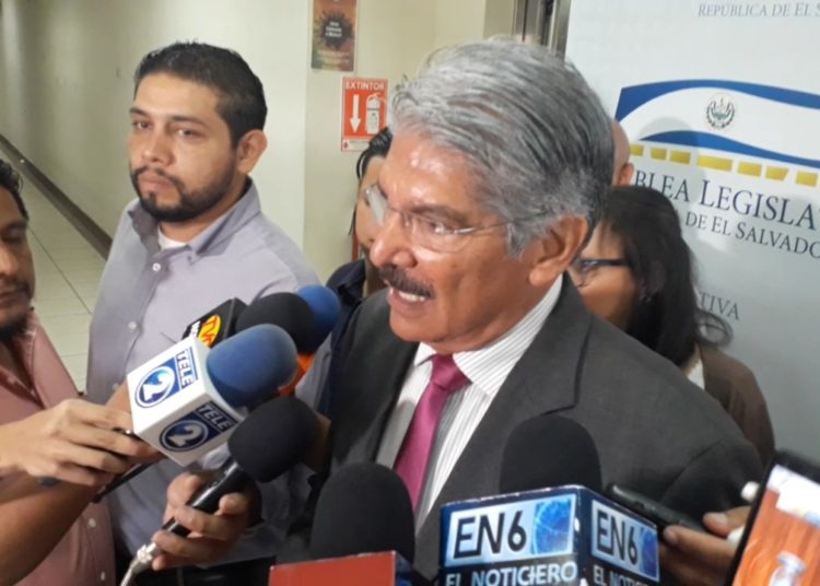 Quijano: “El gobierno anterior nos estafó con el bloqueo de señal en centros penales”