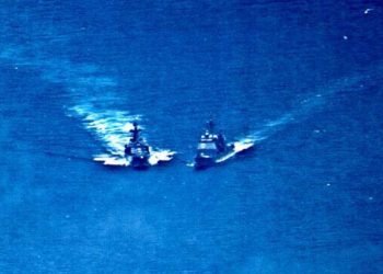 (Video) Casi chocan un buque de guerra de Estados Unidos con uno ruso en el Mar de China