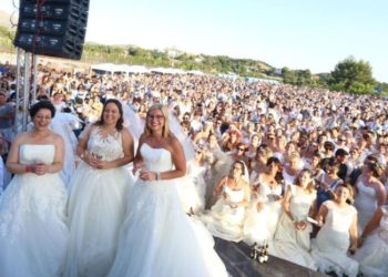 España batió el Récord Guinness de mujeres vestidas de novia